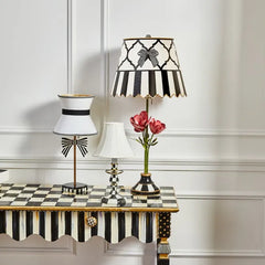 Flower Show Table Lamp